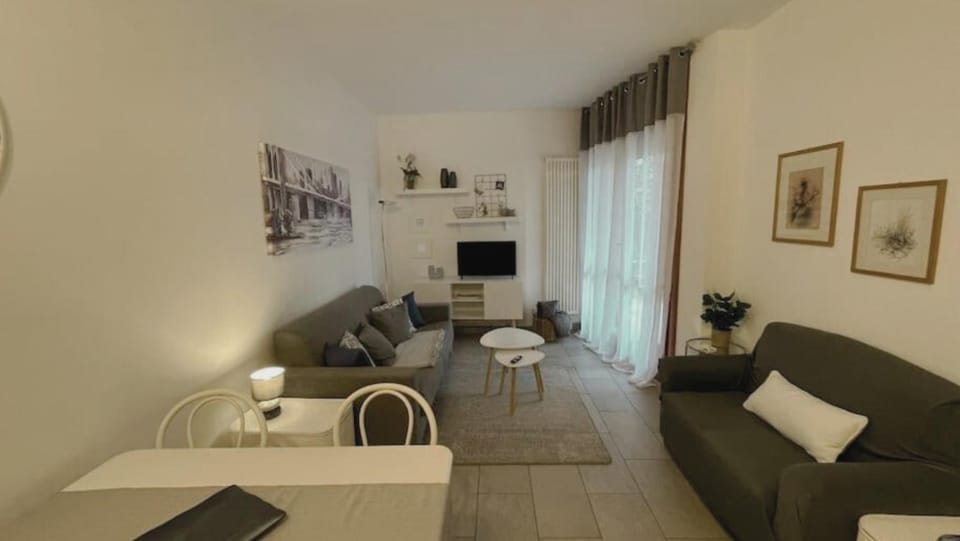 WH-Sem-Bilocale Con Giardino in Zona Residenziale - Posto Auto privato - WiFi Apartment in Sanremo