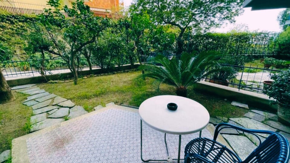 WH-Sem-Bilocale Con Giardino in Zona Residenziale - Posto Auto privato - WiFi Apartment in Sanremo