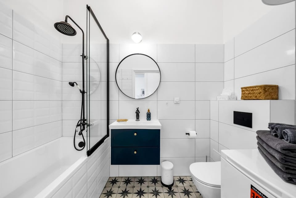 Shower, Bathroom, Bath, towels