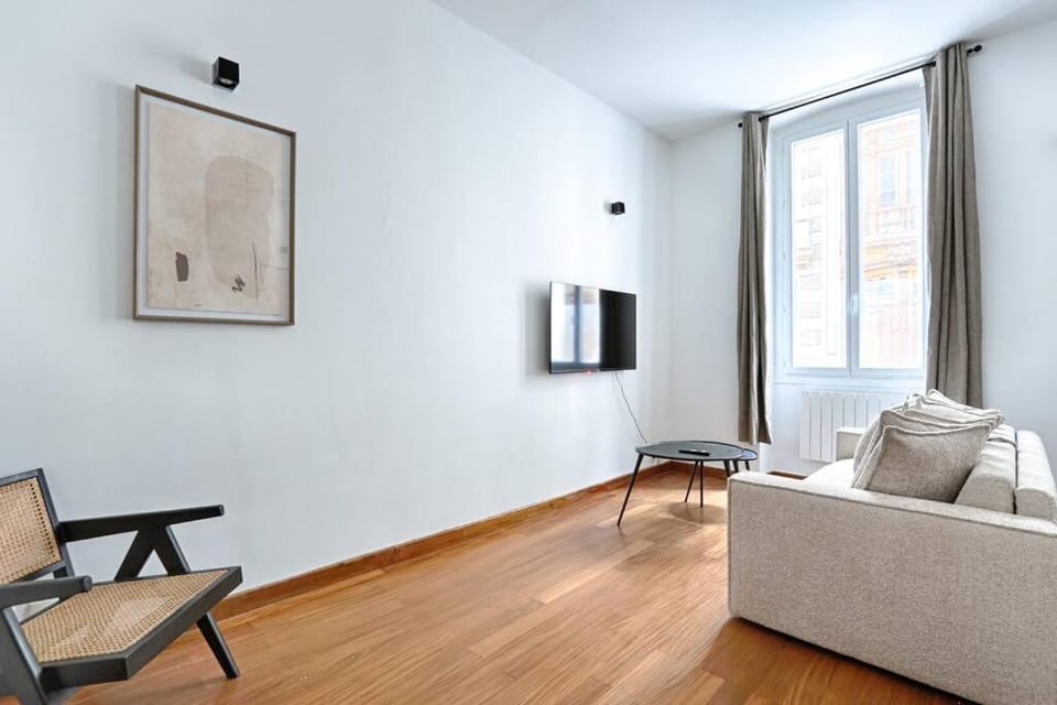 Communal lounge/ TV room, TV and multimedia, Living room