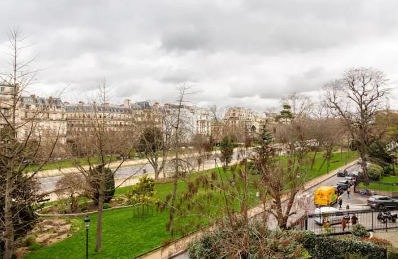 2 bedroom appartement champs Élysée Apartment in Paris