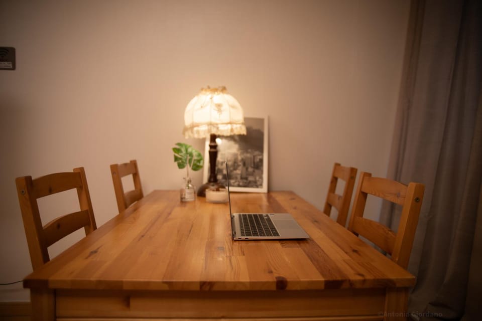Seating area, Dining area, hair dresser