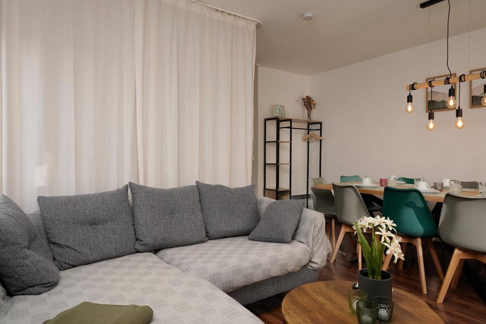 Living room, Photo of the whole room, Seating area, Dining area