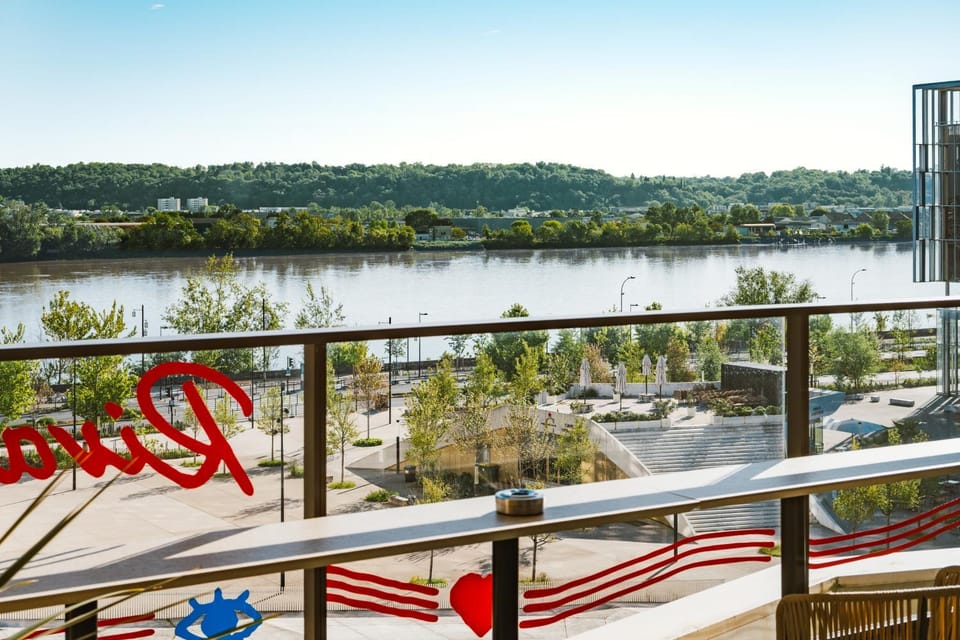 Patio, Restaurant/places to eat, Balcony/Terrace, River view