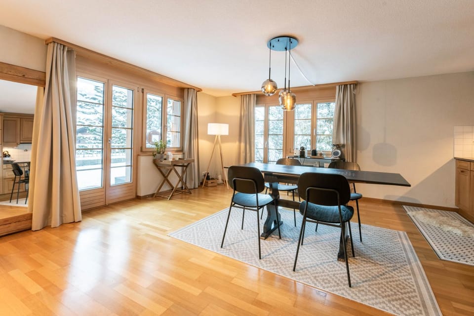Living room, Breakfast