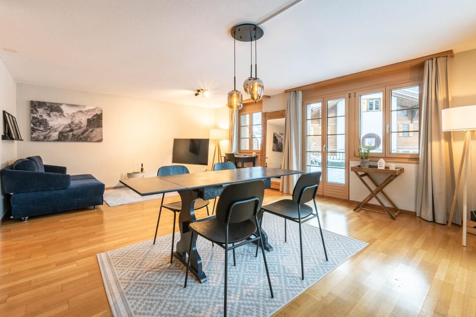 Living room, Seating area, Dining area