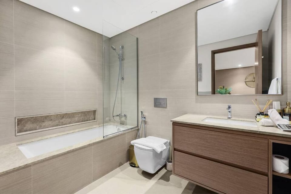 FIRST CLASS 1BR Heart of Tranquility Apartment in Dubai