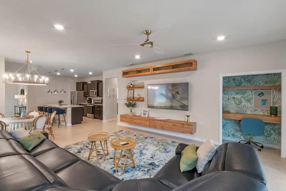TV and multimedia, Living room, Seating area