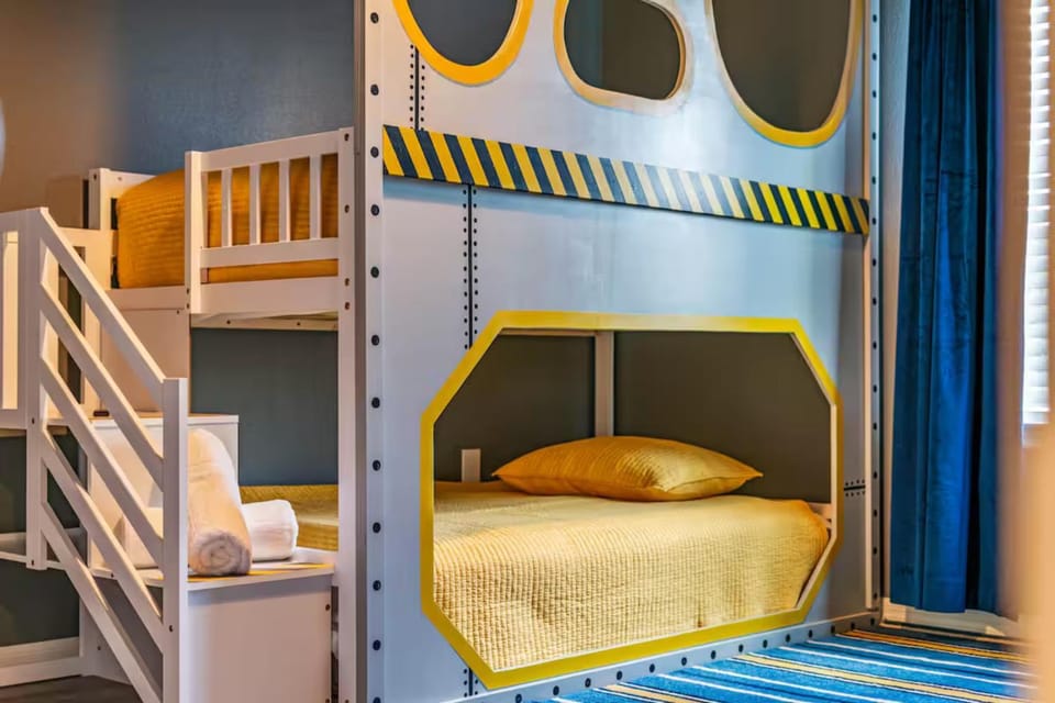 Bed, Photo of the whole room, Bedroom, bunk bed