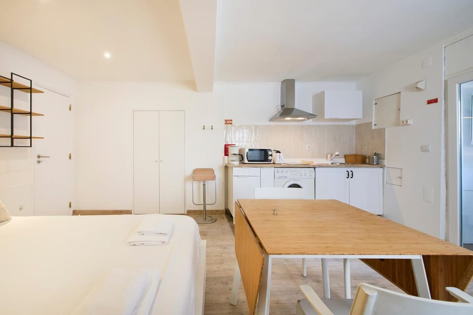 Renovated Bairro Alto Loft, Príncipe Real Apartment in Lisbon