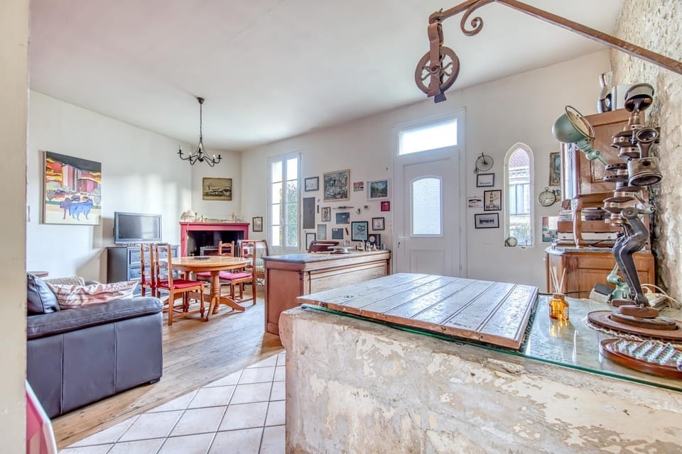 Property building, Living room