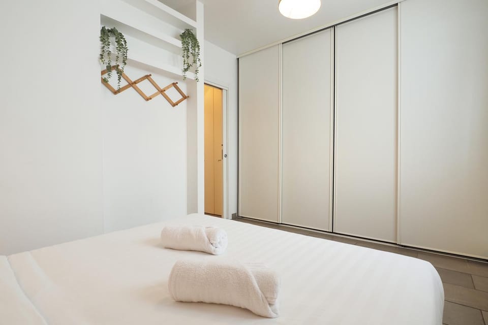 Bed, Bedroom, wardrobe