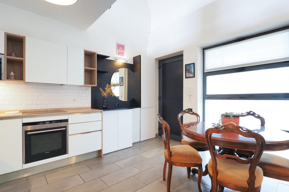 Lunch, kitchen