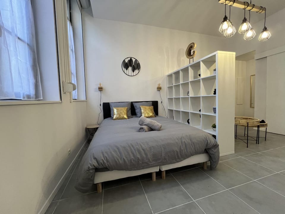 Bed, Bedroom