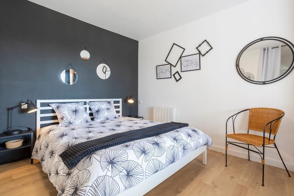 Living room, Bedroom