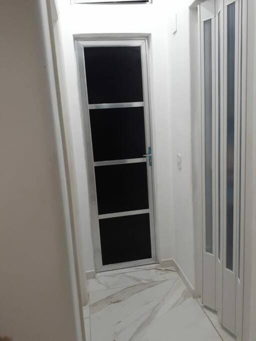 Quarto c ar-condicionado em apê em Copacabana Apartment in Rio de Janeiro