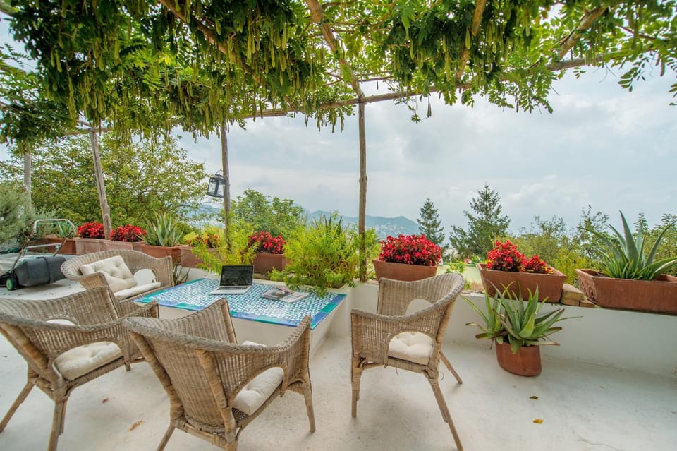 Patio, Seating area
