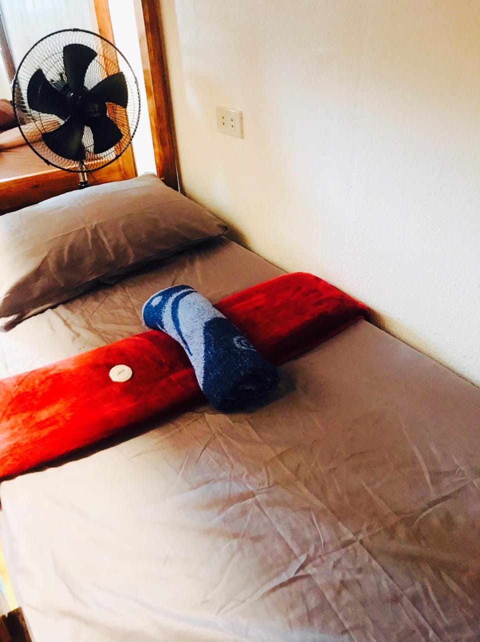 Ezkinita Room Rental - Near the Airport, City Center of Puerto Princesa Palawan Bed and Breakfast in Puerto Princesa