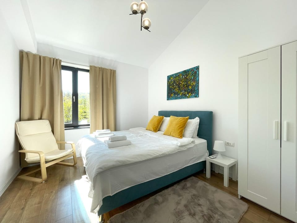 Bed, View (from property/room), Photo of the whole room, Bedroom, towels, wardrobe