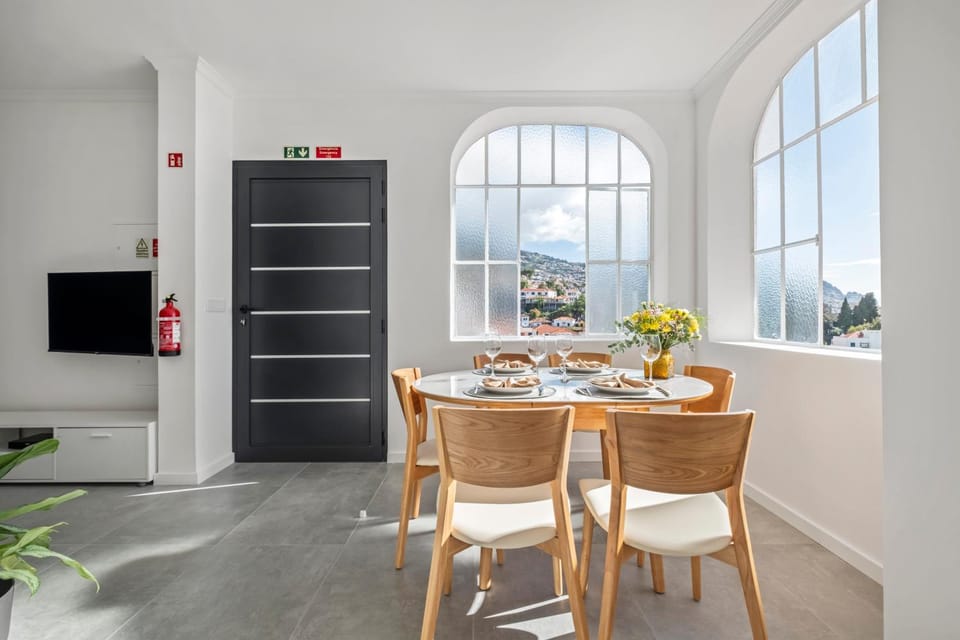 TV and multimedia, Kitchen or kitchenette, Dining area