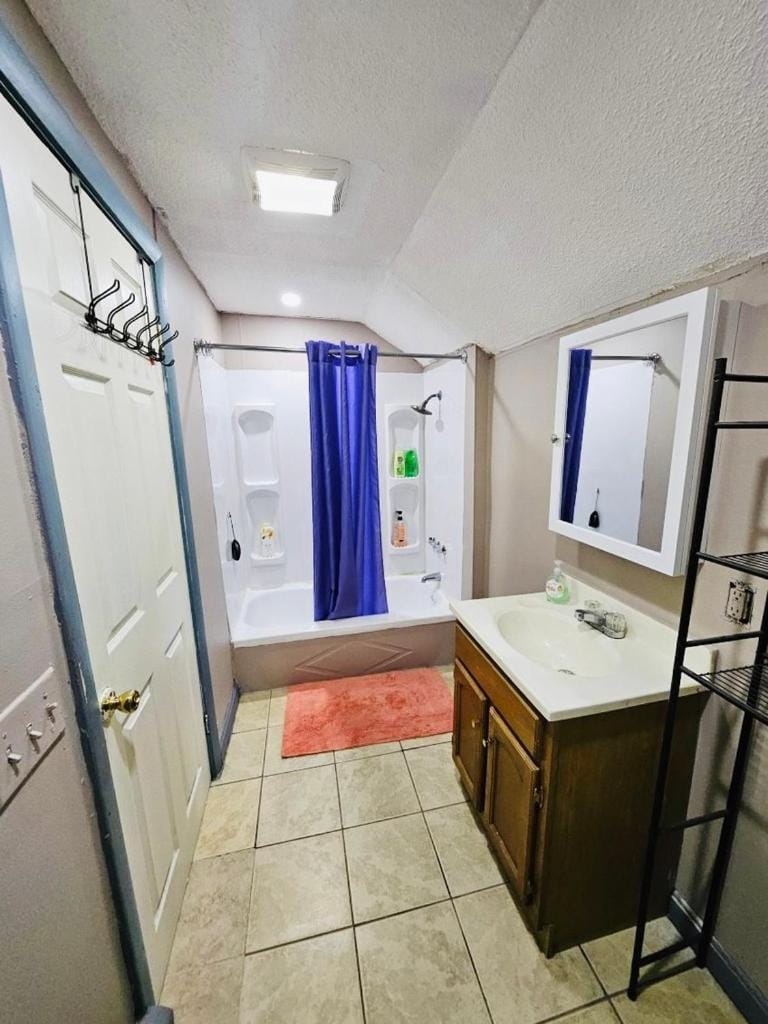 623R Nice attic apartment near Whole Foods, Brown University, Hospitals, Downtown Apartment in Providence