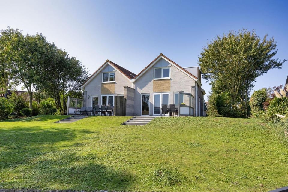 Property building, Day, Garden, Balcony/Terrace, Garden view