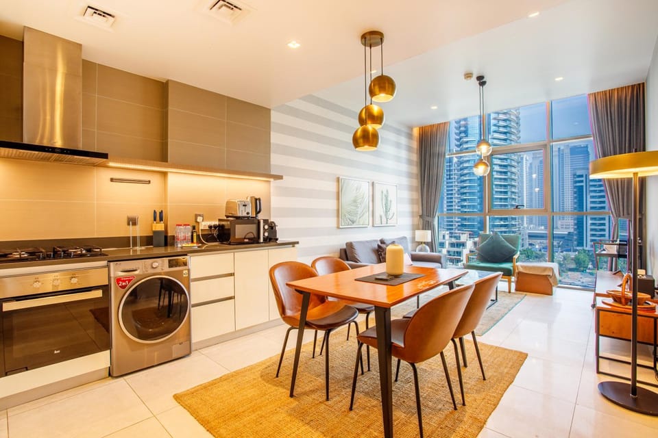 Kitchen or kitchenette, Living room, Seating area, Dining area, washing machine