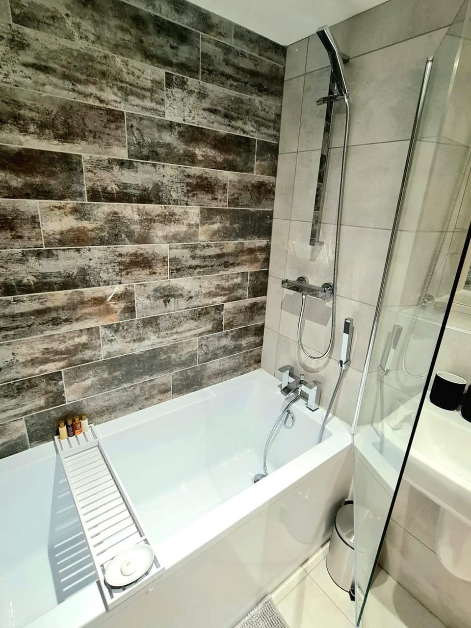 Shower, Bathroom, towels