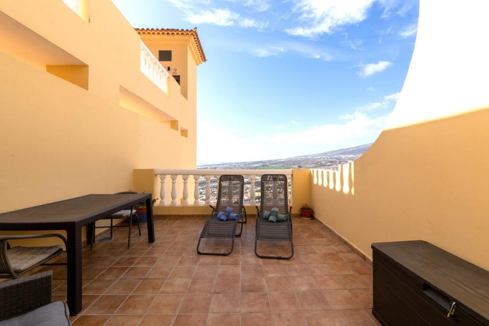 Patio, Day, Natural landscape, View (from property/room), Balcony/Terrace, Balcony/Terrace, Seating area, Dining area, Mountain view, Sea view, sunbed