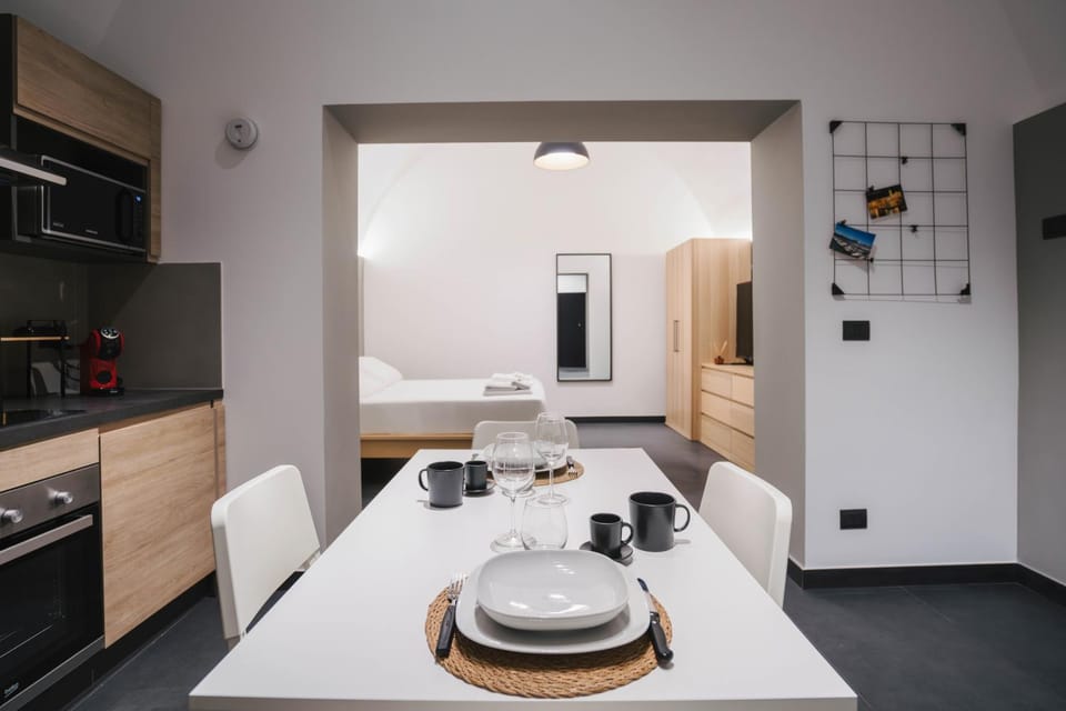 Bed, Kitchen or kitchenette, Living room, Photo of the whole room, Seating area, Dining area, Bedroom, minibar, oven, stove