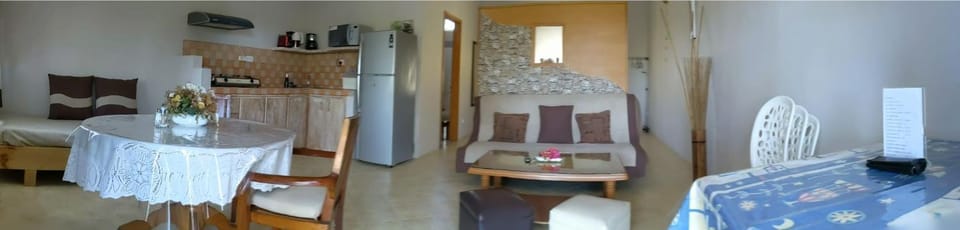 Seating area, Dining area