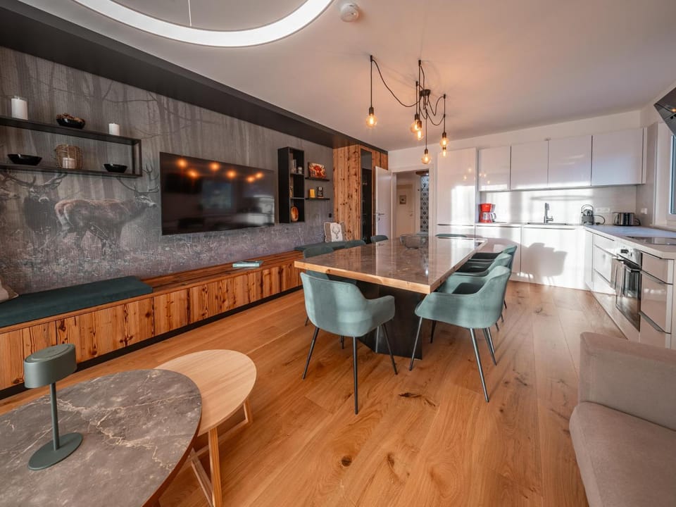 Living room, Dining area