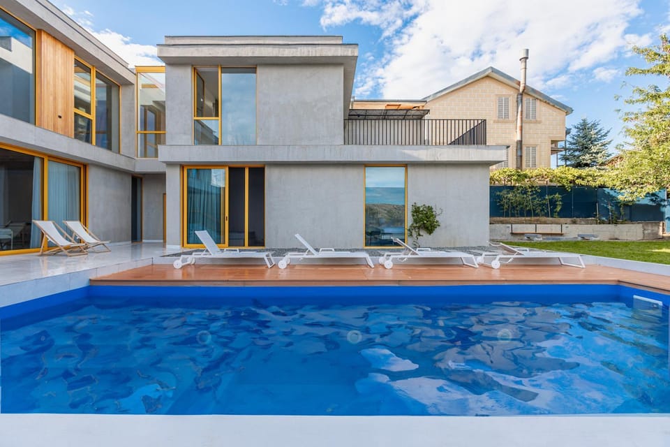 Property building, Swimming pool