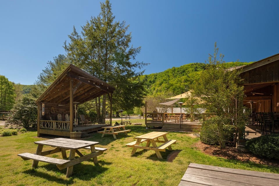 The Last Resort by Leatherwood Mountains Resort House in Watauga