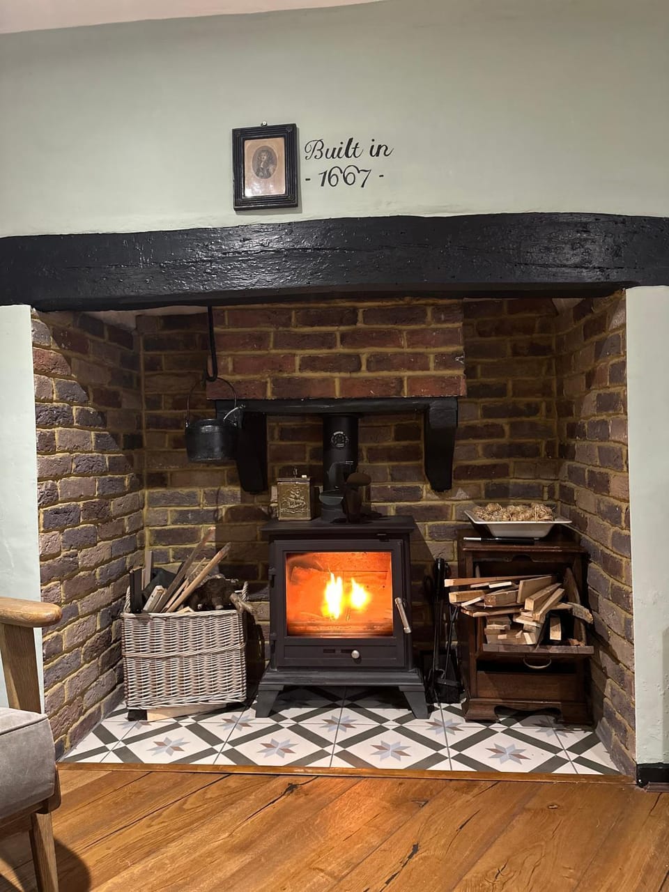 2BDR Cottage By Guest Nest Management In Horsham With Free Parking House in Horsham