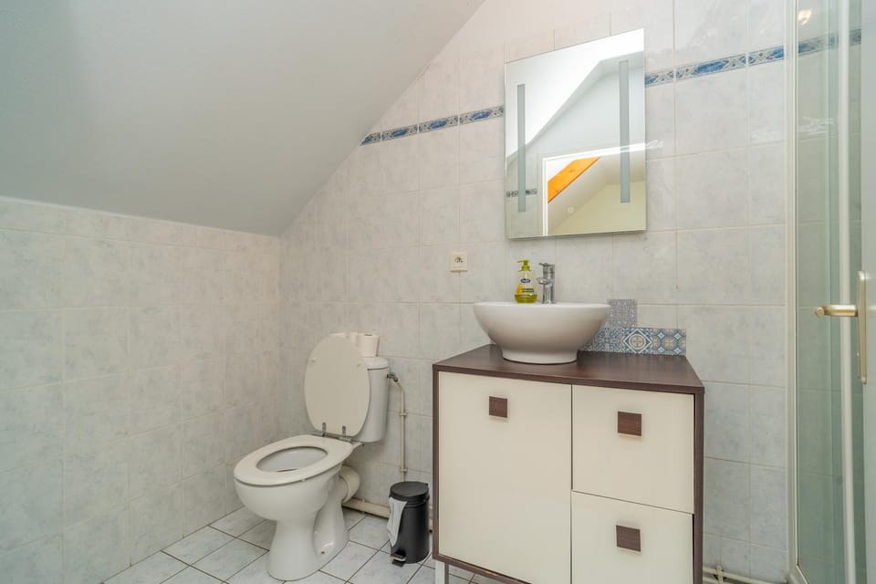 Shower, Toilet, Bathroom