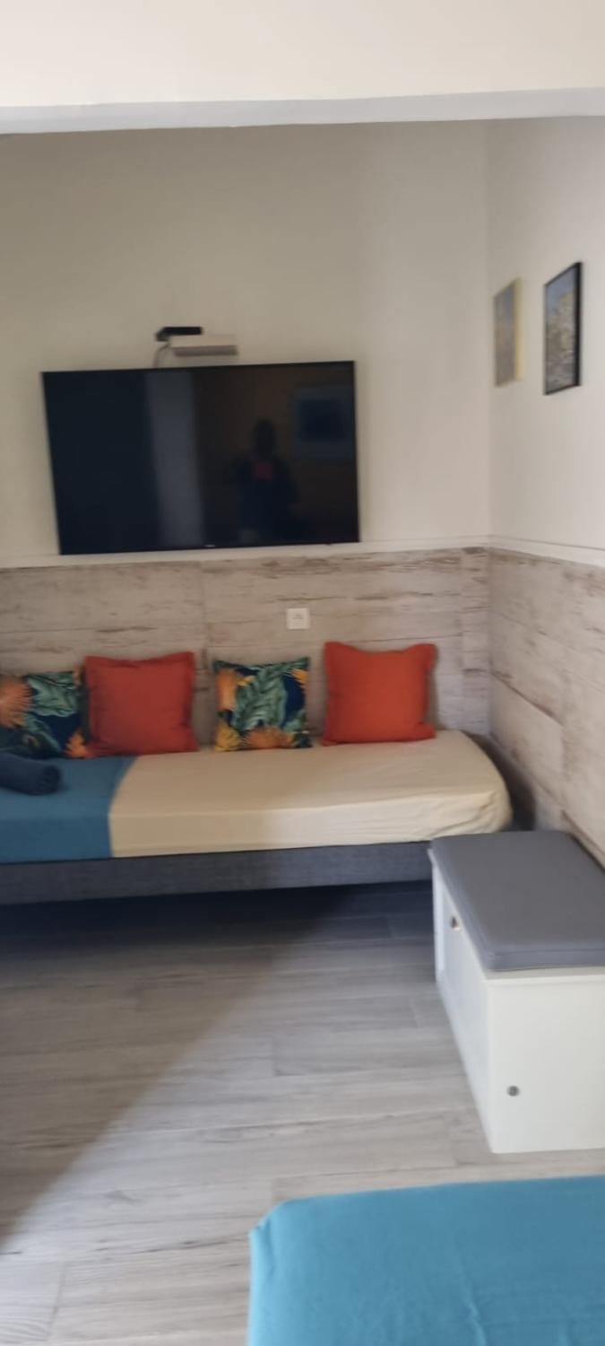 Communal lounge/ TV room, Bed