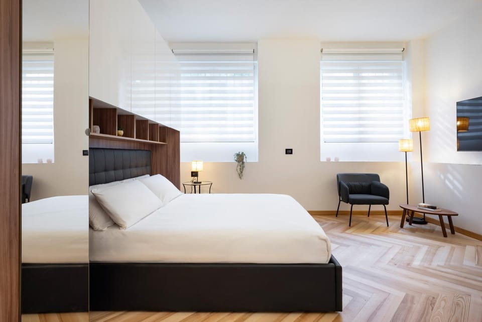 Bed, Photo of the whole room, Bedroom