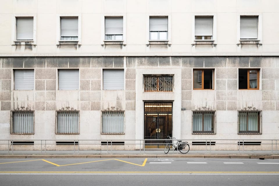 Property building, Location