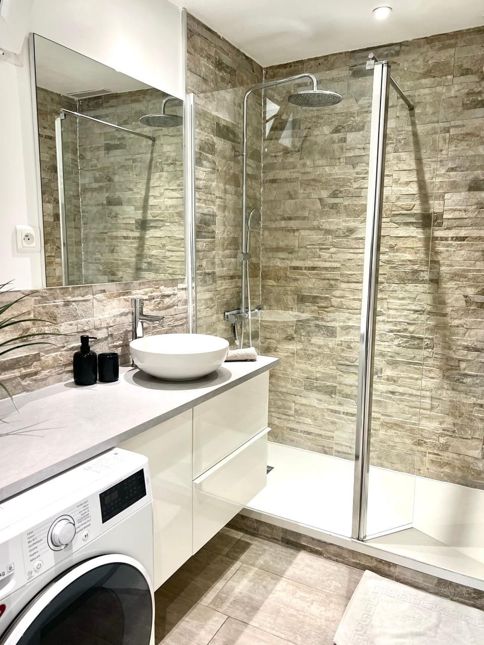 Shower, Bathroom, towels