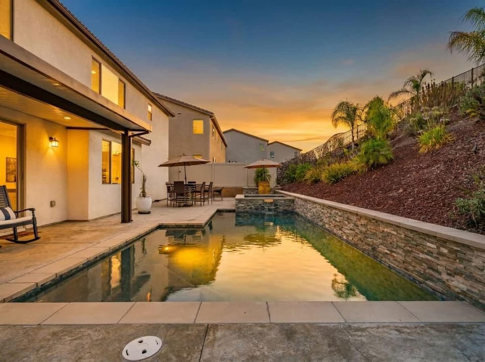 Allura Champagne New in Wine Country Pool Game Room House in Southern California