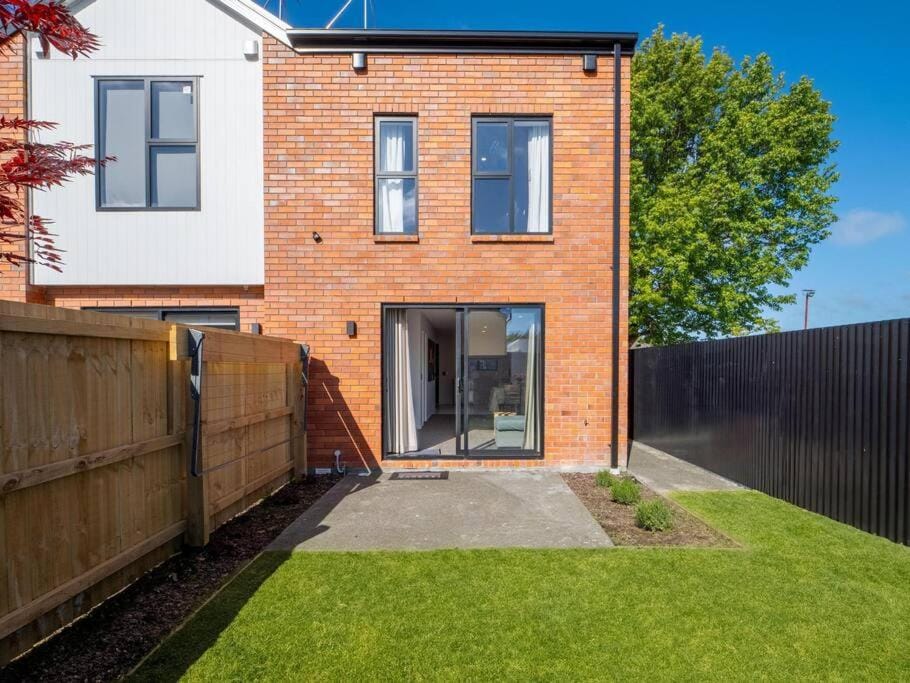 Property building, Garden, Garden view