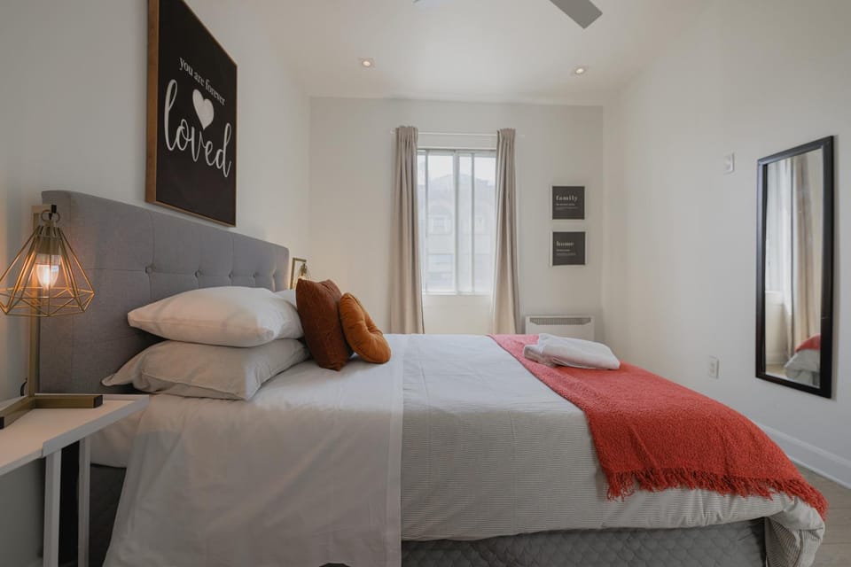 Saint Laurent Signature Suites Montreal Apartment in Laval