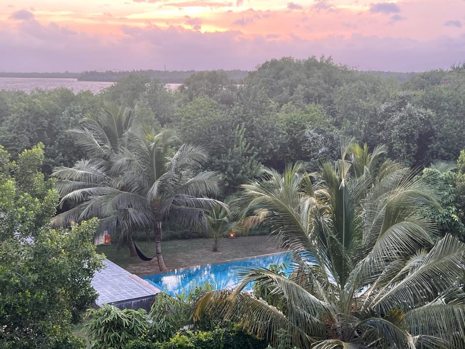 AT ONE - with Nature Glamping, Rekawa Luxury tent in Southern Province