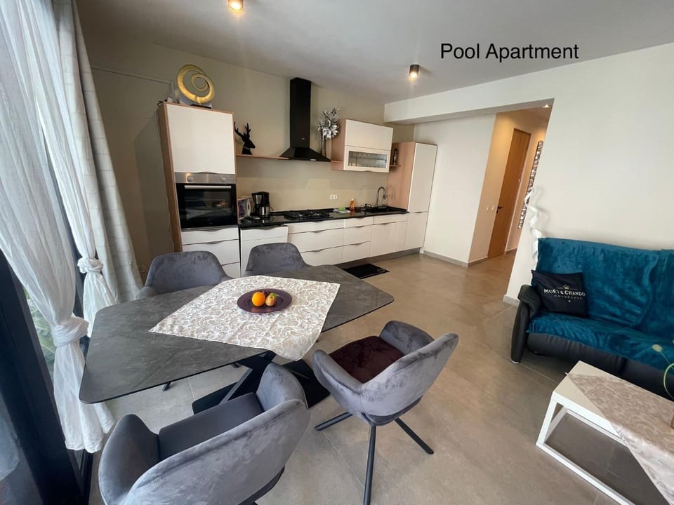 Living room, Dining area, kitchen