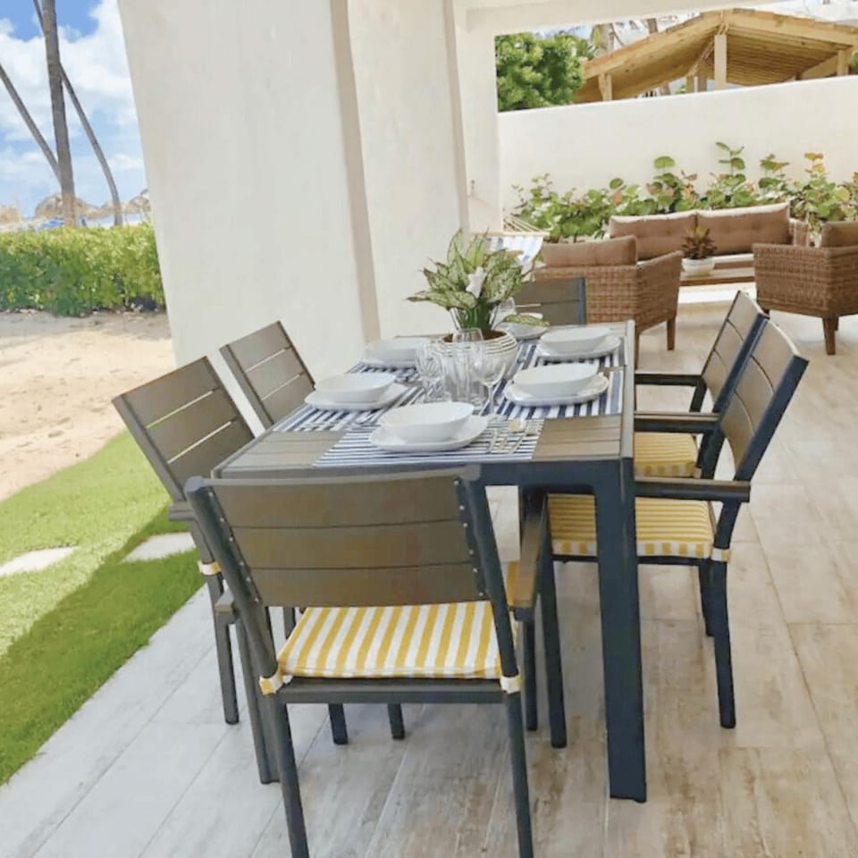 Patio, Dining area