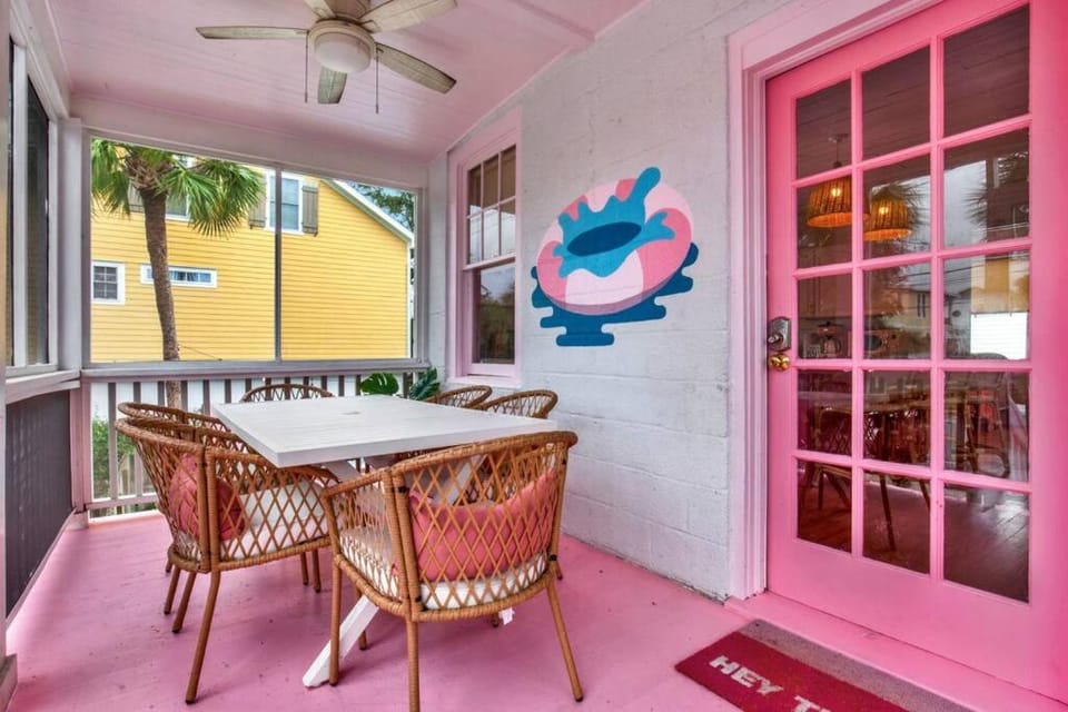 The Splash Inn Estate 4 BDR Home w Heated Pool Apartment in Tybee Island