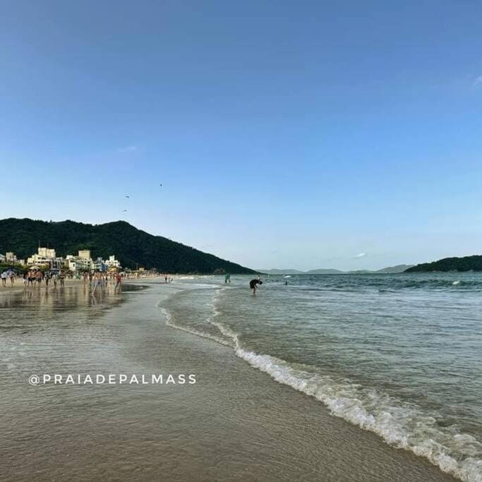 Apart 1 dorm 1 banh na praia de Palmas Gov Celso R Apartment in Florianopolis