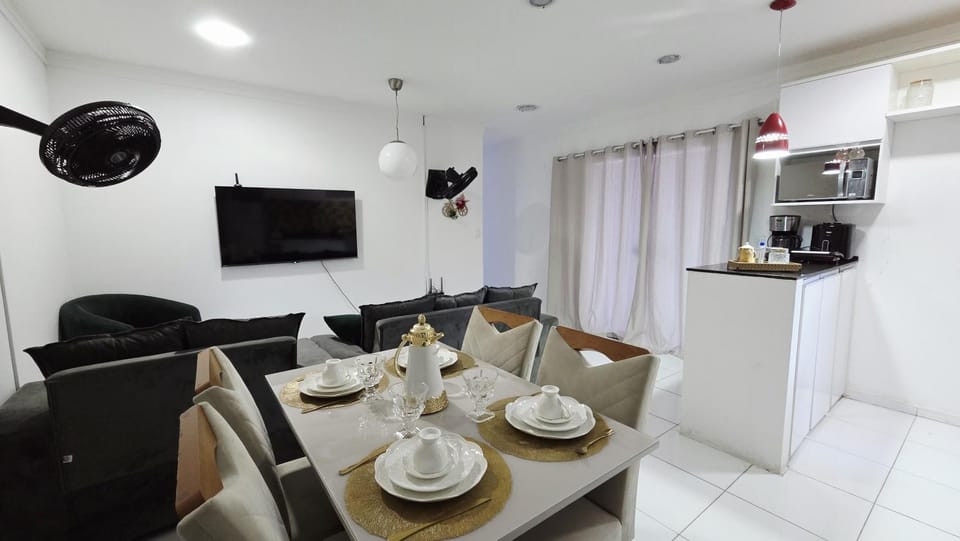 Communal lounge/ TV room, TV and multimedia, Dining area