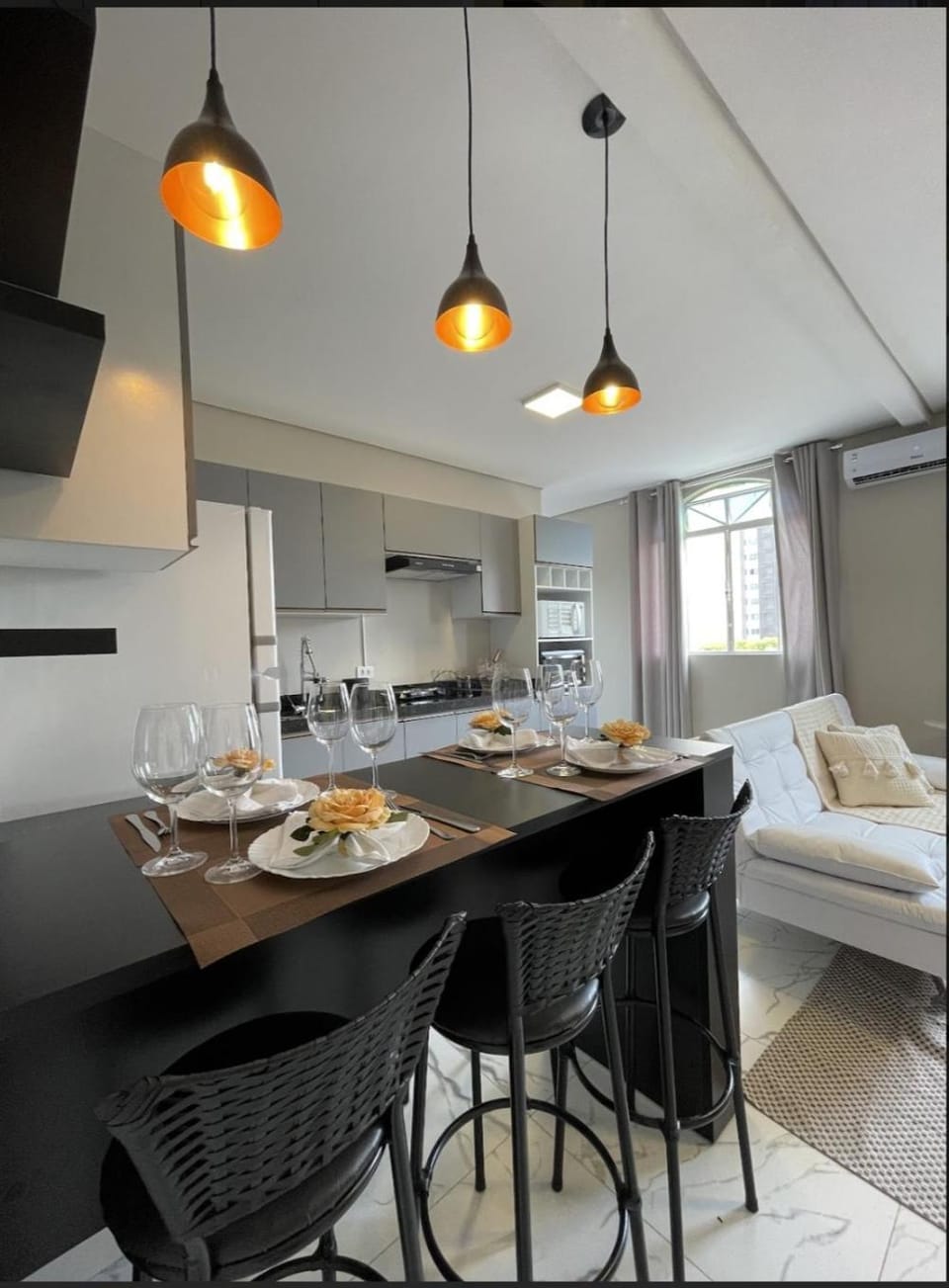 Kitchen or kitchenette, Food and drinks, Dining area